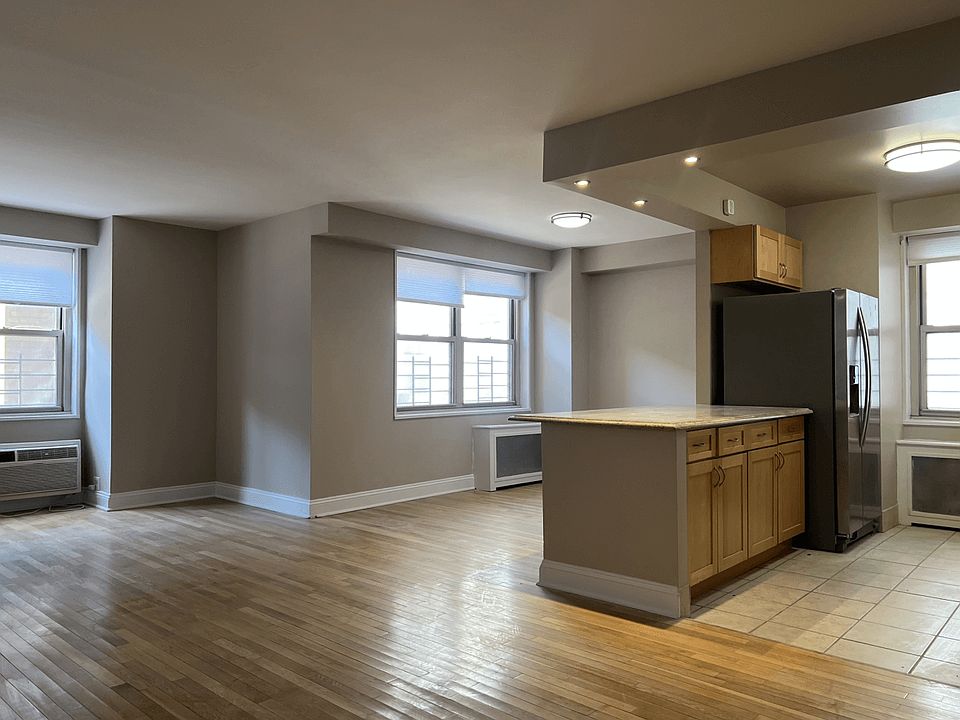 1st image of 80 N Moore St #803G