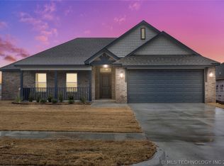 10715 S 278th East Ave, Coweta, OK 74429