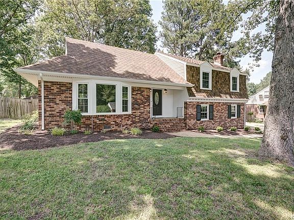 3rd image of 1608 Cloister Dr