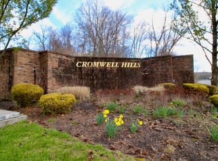 10 Cedarland Ct #10, Cromwell, CT 06416