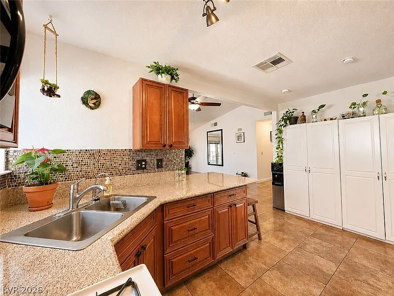 1723 Candice St — Photo 10