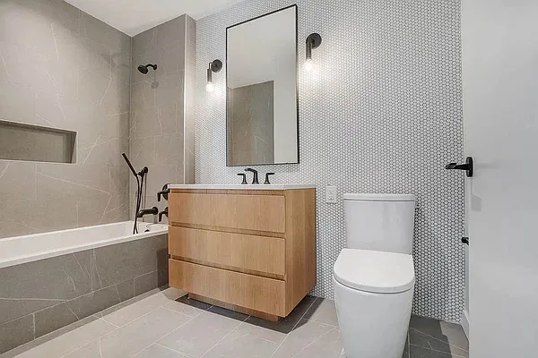 Rented by EXR | media 4