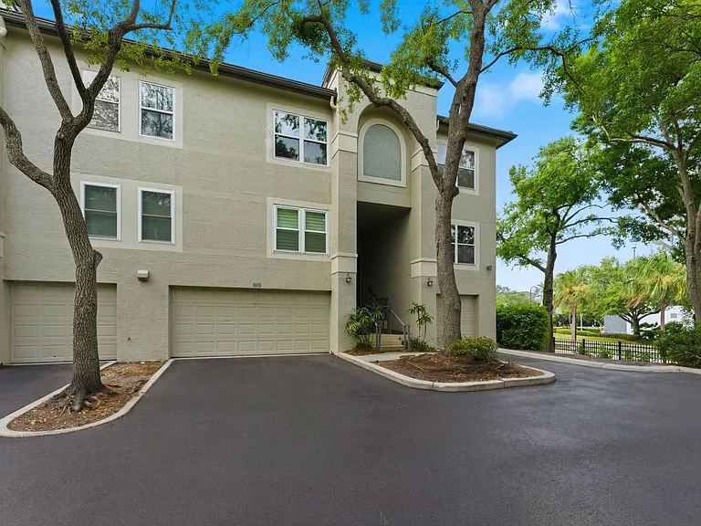 603 Masthead Ct — Photo 2