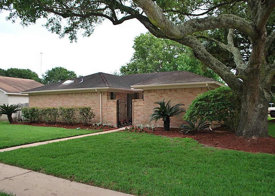 1st image of 1935 Quail Valley East Dr