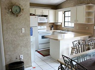 2447 W 70th Pl, Hialeah, FL 33016
