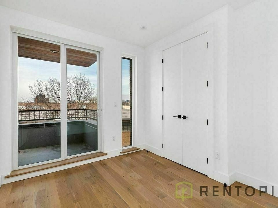 1st image of 246 Johnson Ave #4V