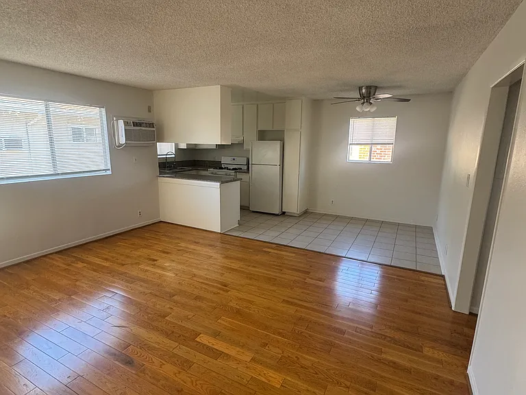 14308 Tiara St — Photo 10