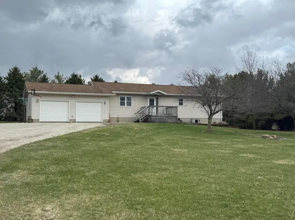 2088 County Road W14, Ridgeway, IA 52165