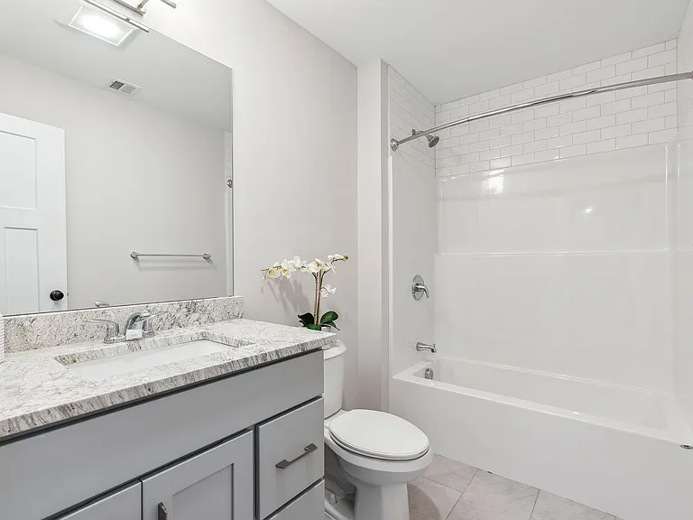 Bayberry Commons- 3 Bedroom 2.5 Bath Townhomes with 2 Car Garage — Photo 17