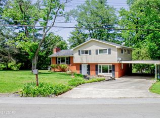 109 Cumberland View Dr, Oak Ridge, TN 37830