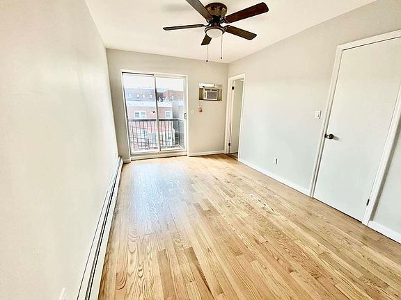 4th image of 32-26 42nd St #3B