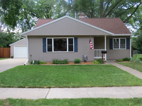 1108 Raleigh St, Green Bay, WI 54304