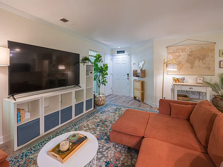 2500 Cranbrook Ln #10 — Photo 5