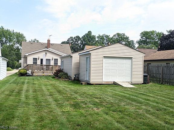 3rd image of 462 E 288th St