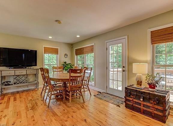 Eating Area with Access to outside deck