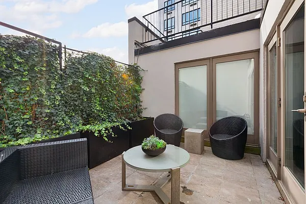 Sold by Compass | media 6