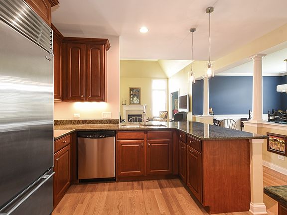4th image of 185 S Danbury Ct