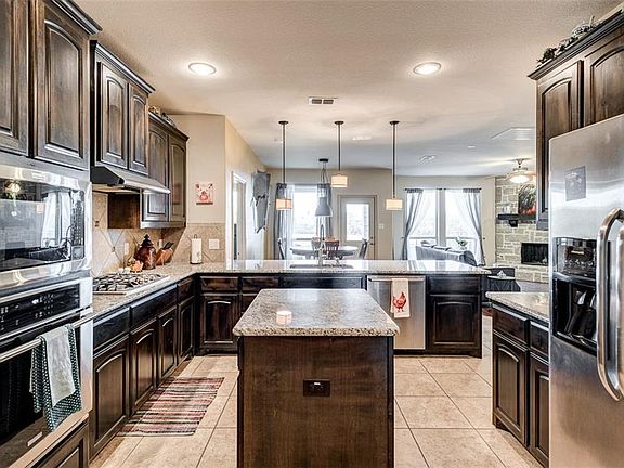 5th image of 15704 Carlton Oaks Dr