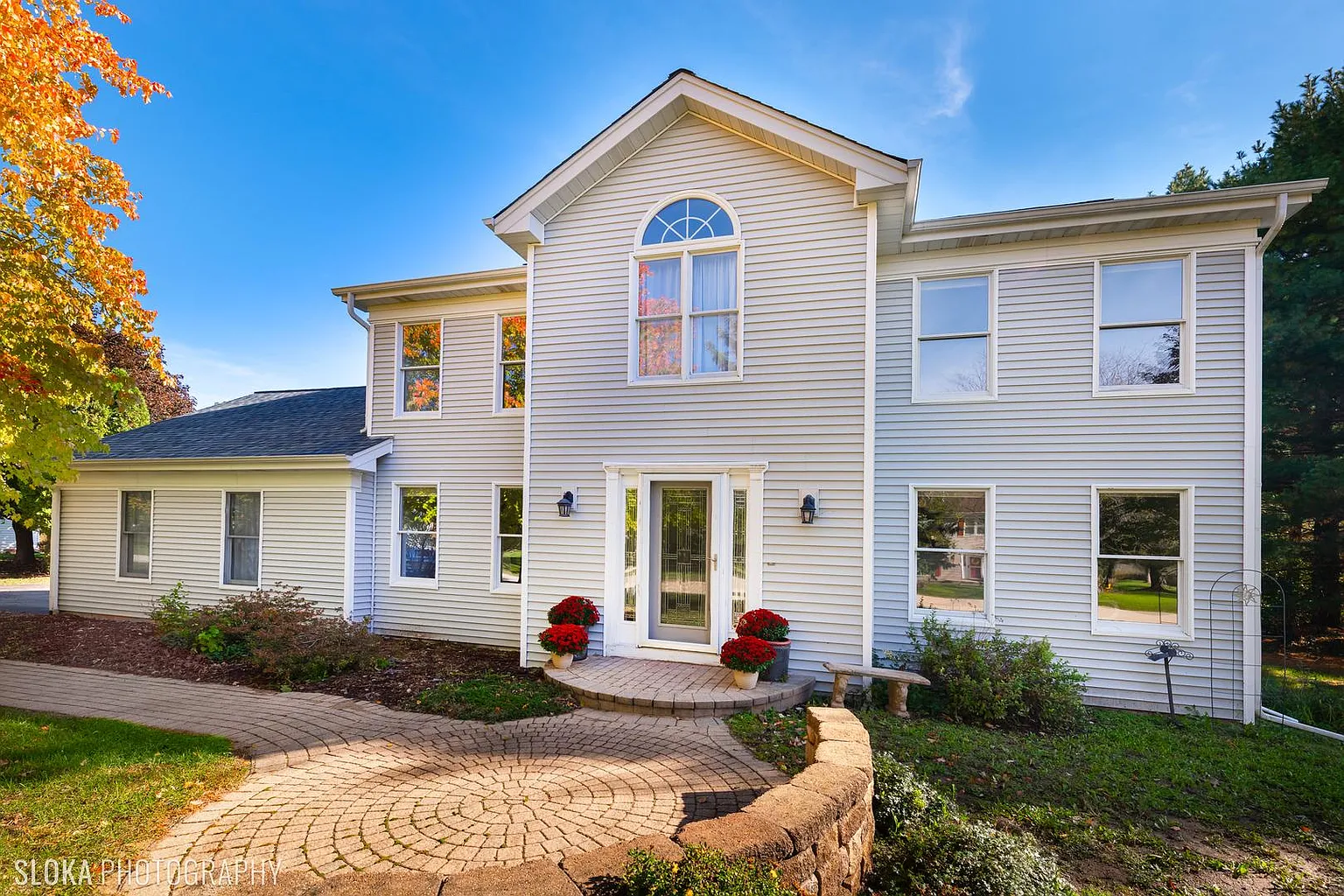1305 Acorn Dr photo 1