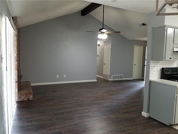 2nd image of 802 La Cresta Ct