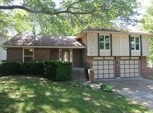 7926 N Campbell St, Gladstone, MO 64118