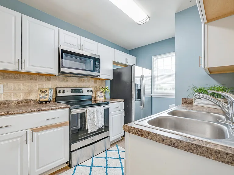 1404 Wendfield Dr — Photo 9