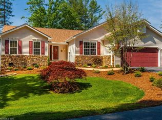 5 Manakiki Ct, Etowah, NC 28729