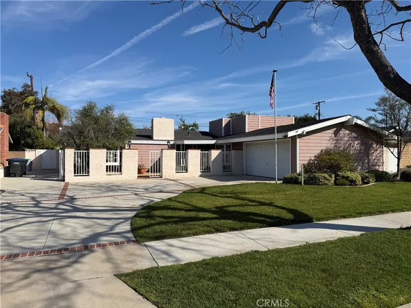 3181 Blume Dr, Los Alamitos, CA 90720