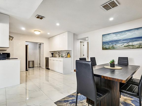 4th image of 255 Glouchester St