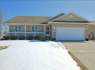 2535 Green Hills Dr, Norwalk, IA 50211