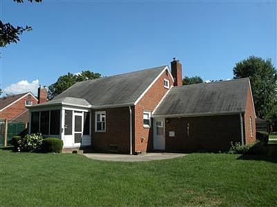 2nd image of 21070 Seabury Ave