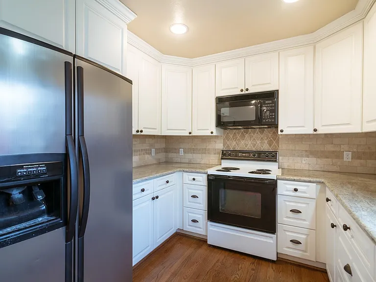 9718 Pine Lake Dr — Photo 19