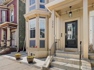 226 Saratoga St #PENTHOUSE 3, Boston, MA 02128