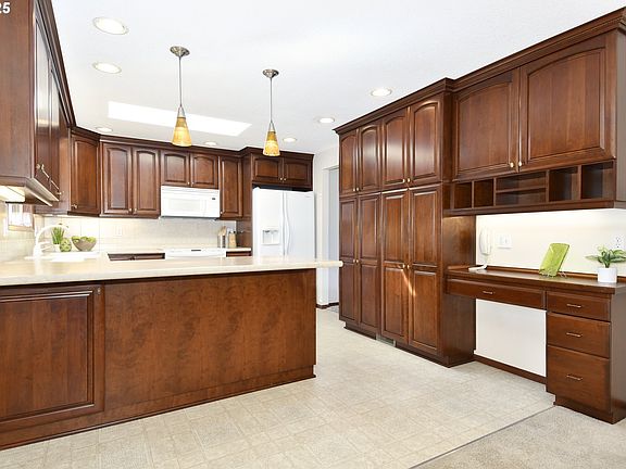 2nd image of 15675 SE Cordova Ct