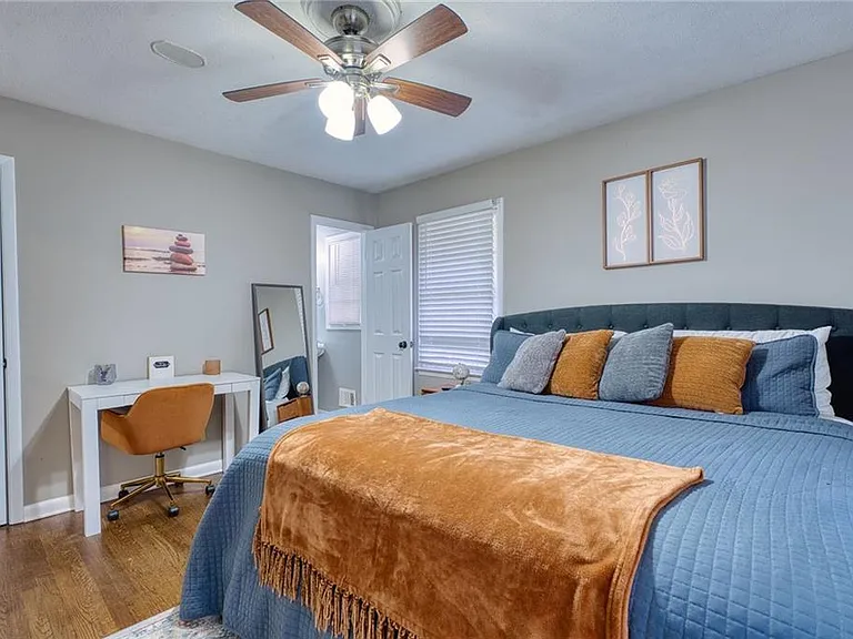 2418 Brookdale Dr NE — Photo 28