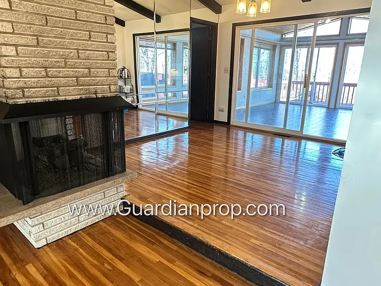 3304 Skyview Dr — Photo 3