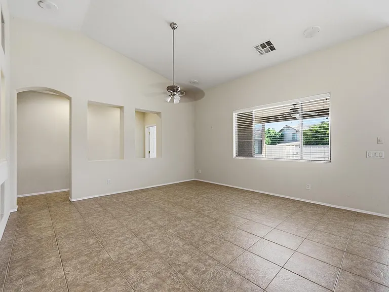 8407 W Myrtle Ave — Photo 5