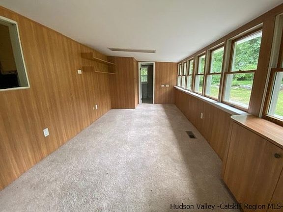 4th image of 108 Hickory Ave