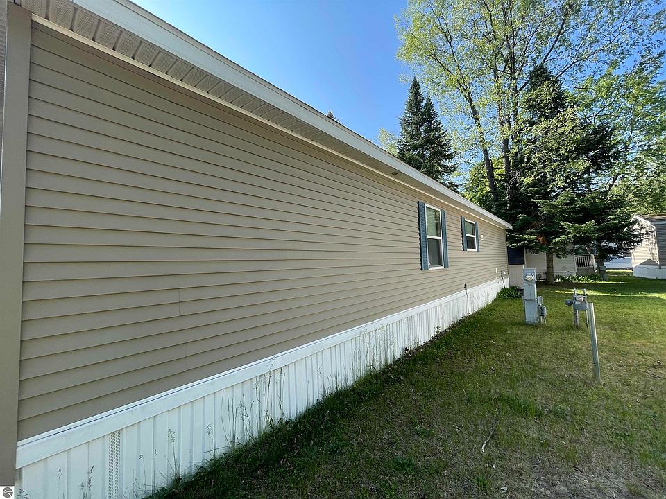 317 Hillcrest St, Cadillac, MI 49601 Zillow