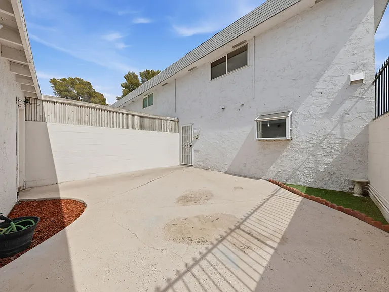 248 Greenbriar Townhouse Way — Photo 18