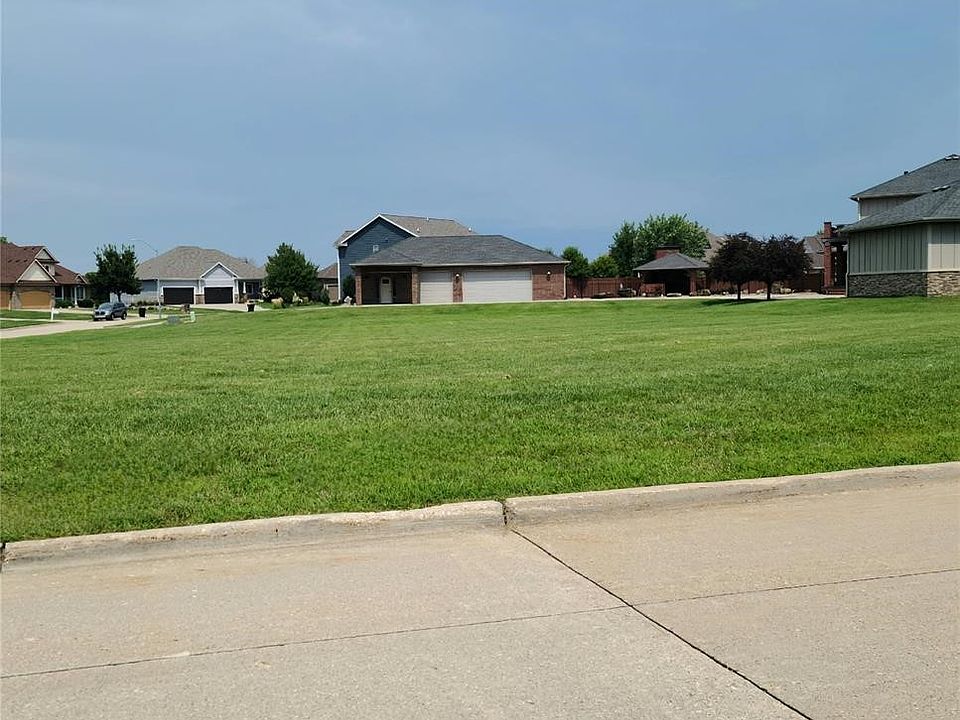 1st image of 3221 NE Briar Creek Pl