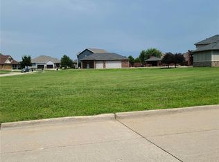 3221 NE Briar Creek Pl, Ankeny, IA 50021