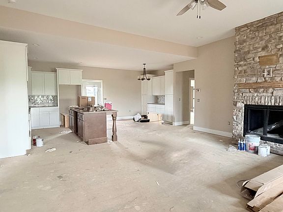3rd image of 116 Cabela Dr