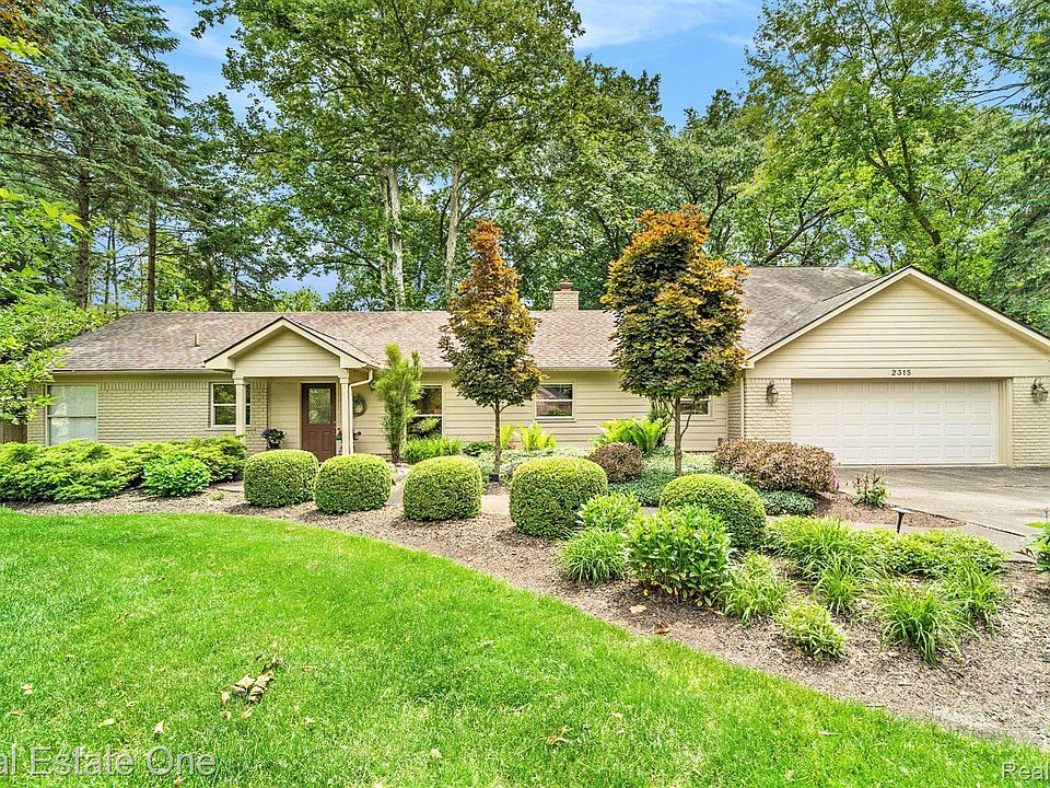 1st image of 2315 E Hammond Lake Dr