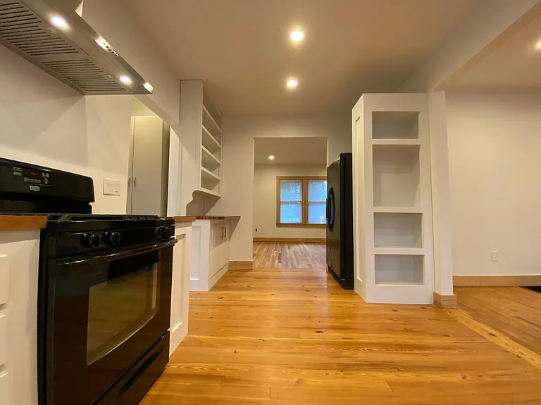721 Windsor Pkwy NE — Photo 11