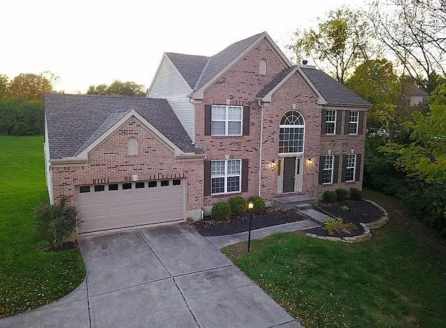 6372 Hedgerow Dr photo 1