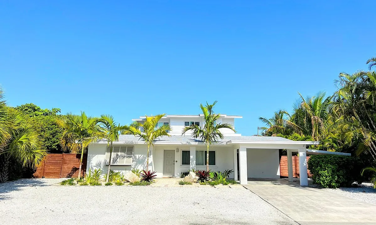 3 bed, 3.5 bath, 2191 sqft, $7,500 — Photo 2