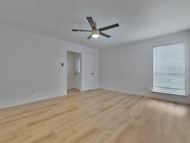 8022 Genesis Dr — Photo 8