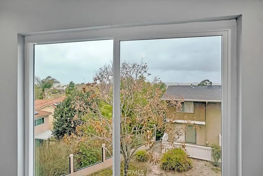 4202 Fiesta Way — Photo 4