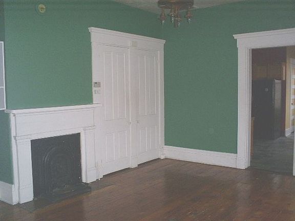 Middle Room (living or dining)